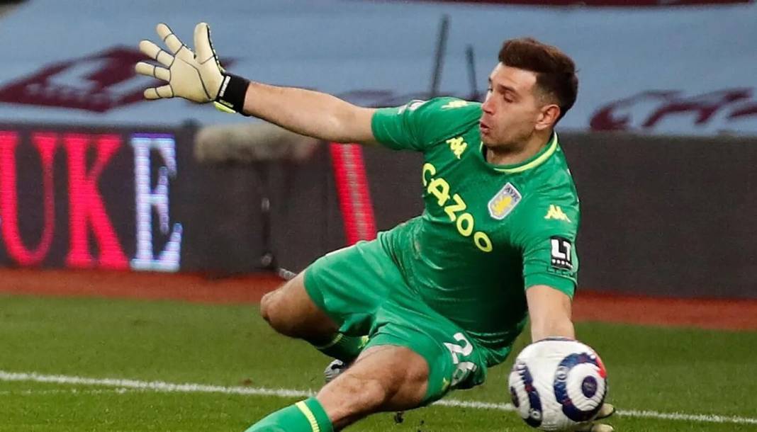 Galatasaray'ın görüştüğü kaleci ortaya çıktı: Muslera'ya mesaj yolladı 2